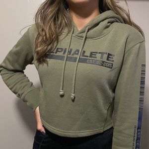 ALPHALETE CROPPED HOODIE